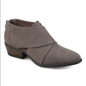 Crisscross Bootie In Grey